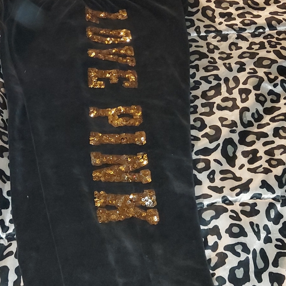 Black pink vs sweats Sequins